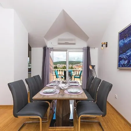 Penthouse Dea Bye The Sea Apartman *